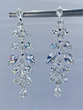 Swarovski Crystal Elements White Crystal Bridal Dangle Earrings Formal Statement
